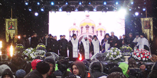 Старший єпископ ЦХВЄУ Михайло Паночко звернувся до українського народу зі сцени Софіївської площі