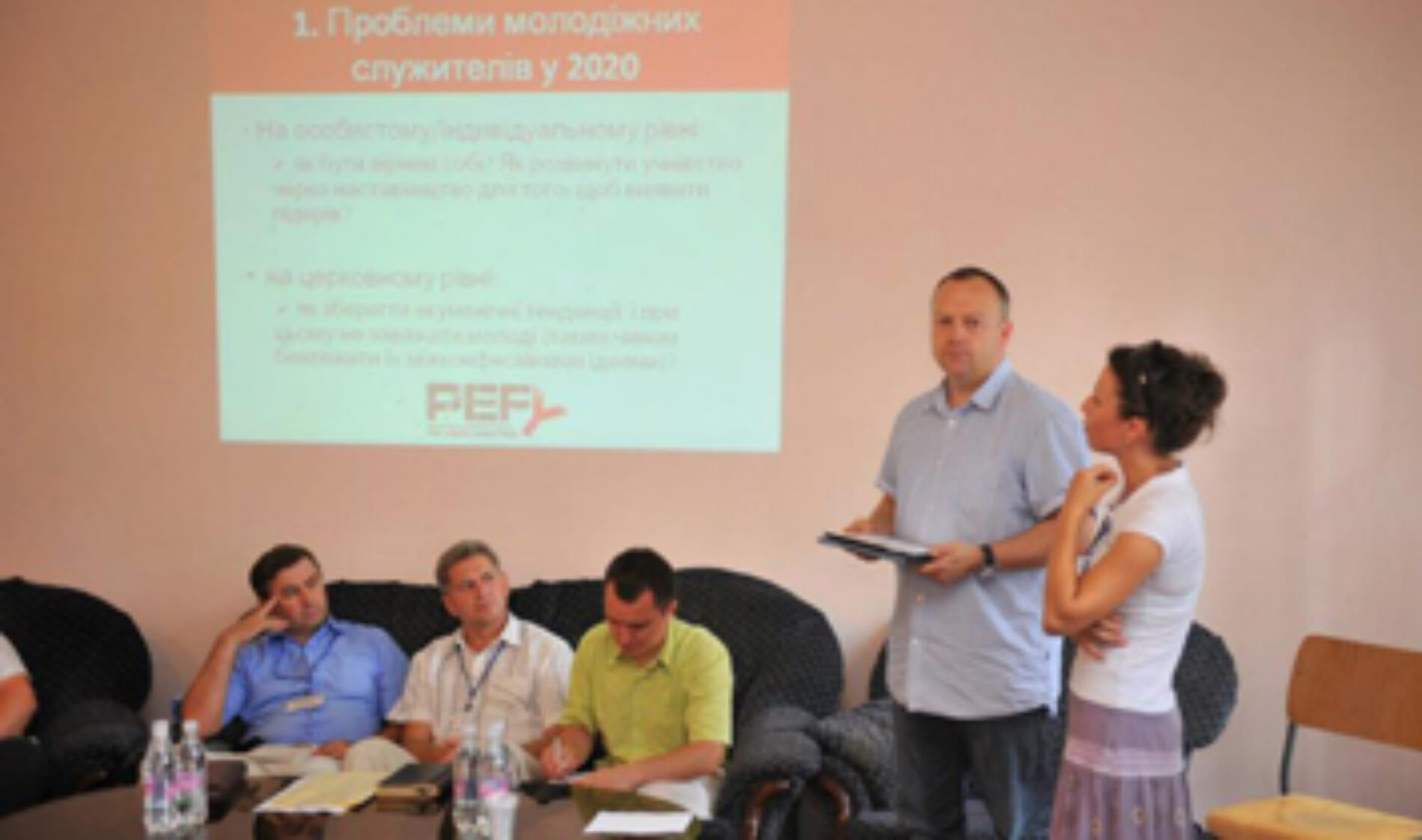 Щоби утримувати молодь в церквах, треба навчати їх лідерству