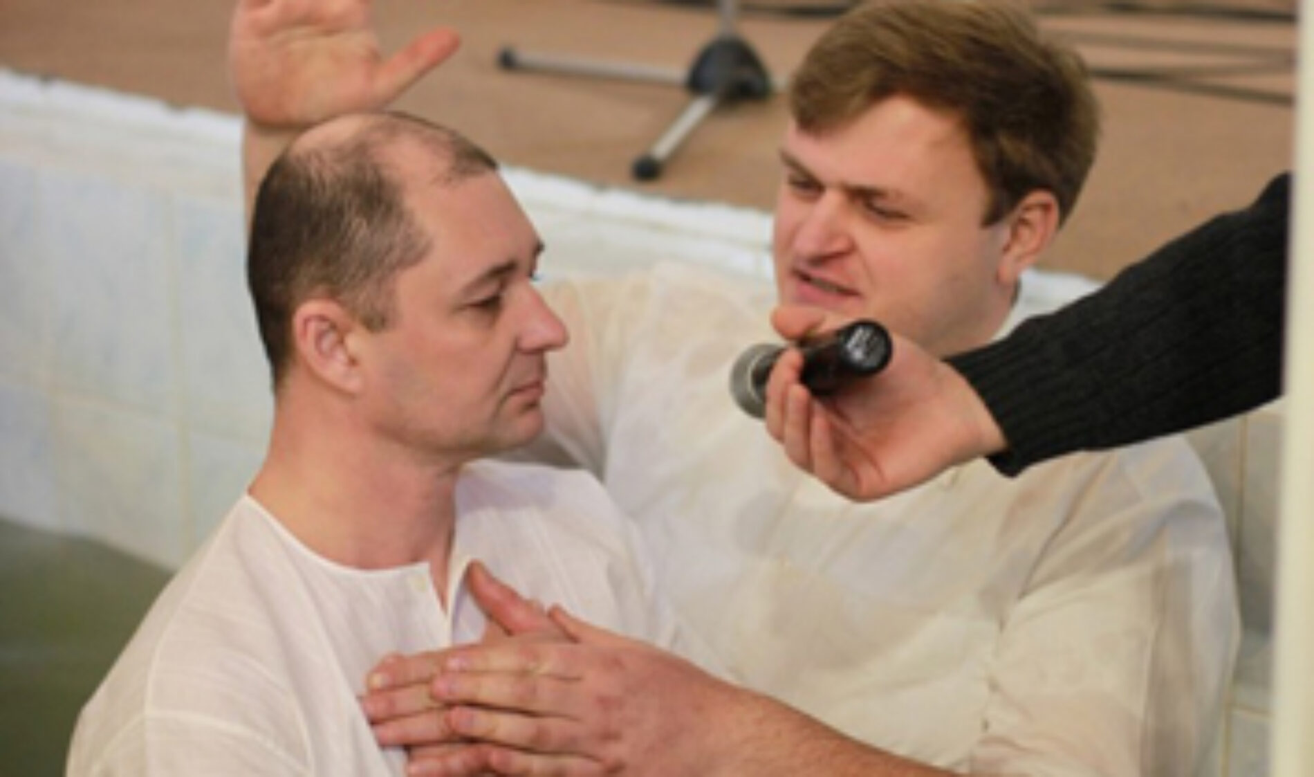“Бо так годиться нам виповнити усю правду” – у Києві хрестили близько 60 новонавернених