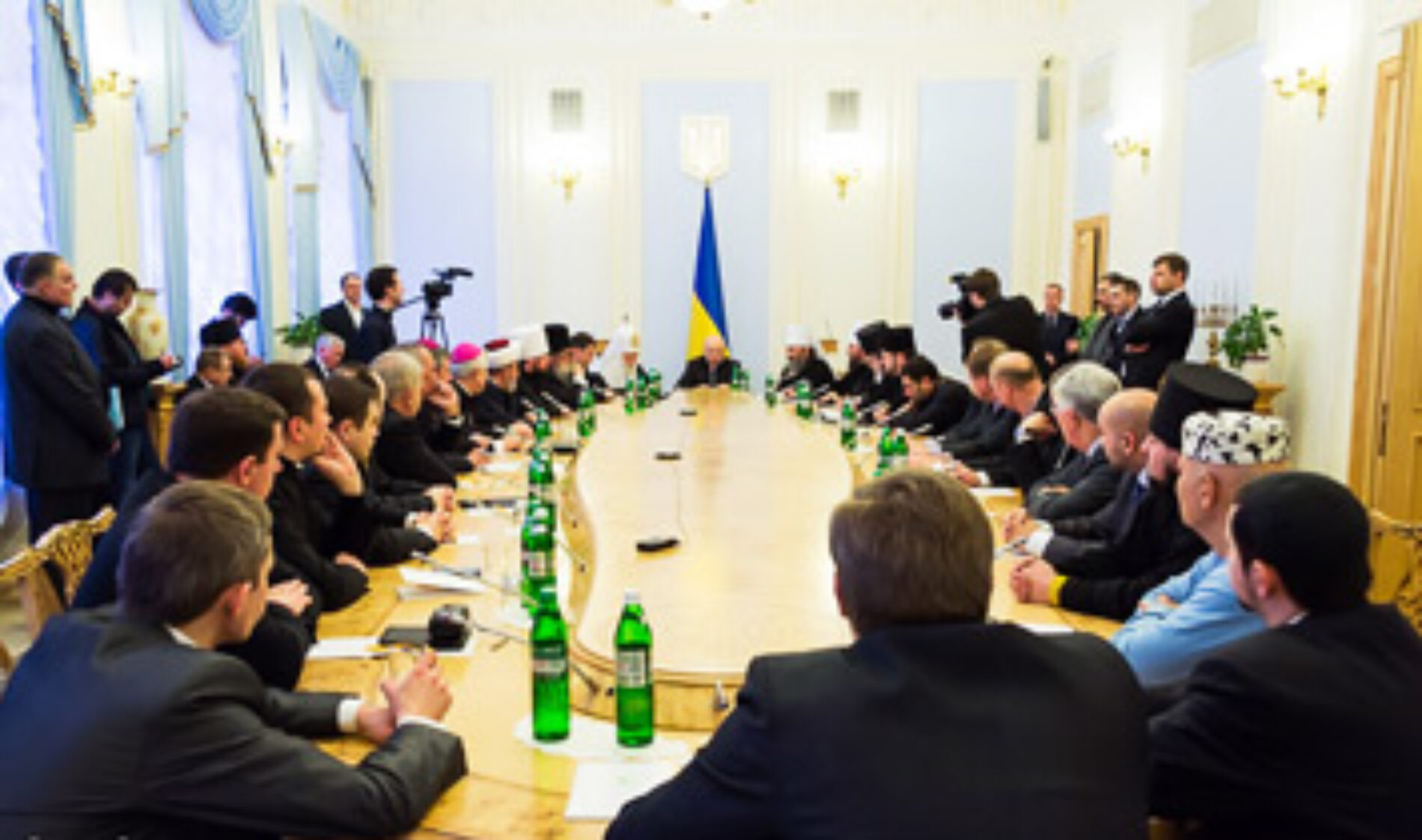 Голова ВР Олександр Турчинов запропонував проводити  регулярні зустрічі  з главами церков