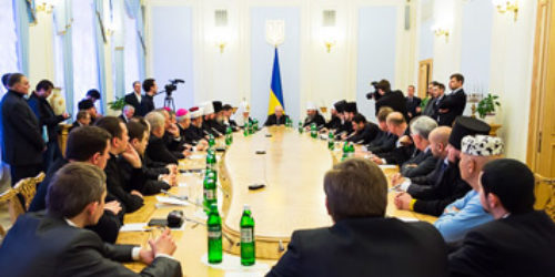 Голова ВР Олександр Турчинов запропонував проводити  регулярні зустрічі  з главами церков