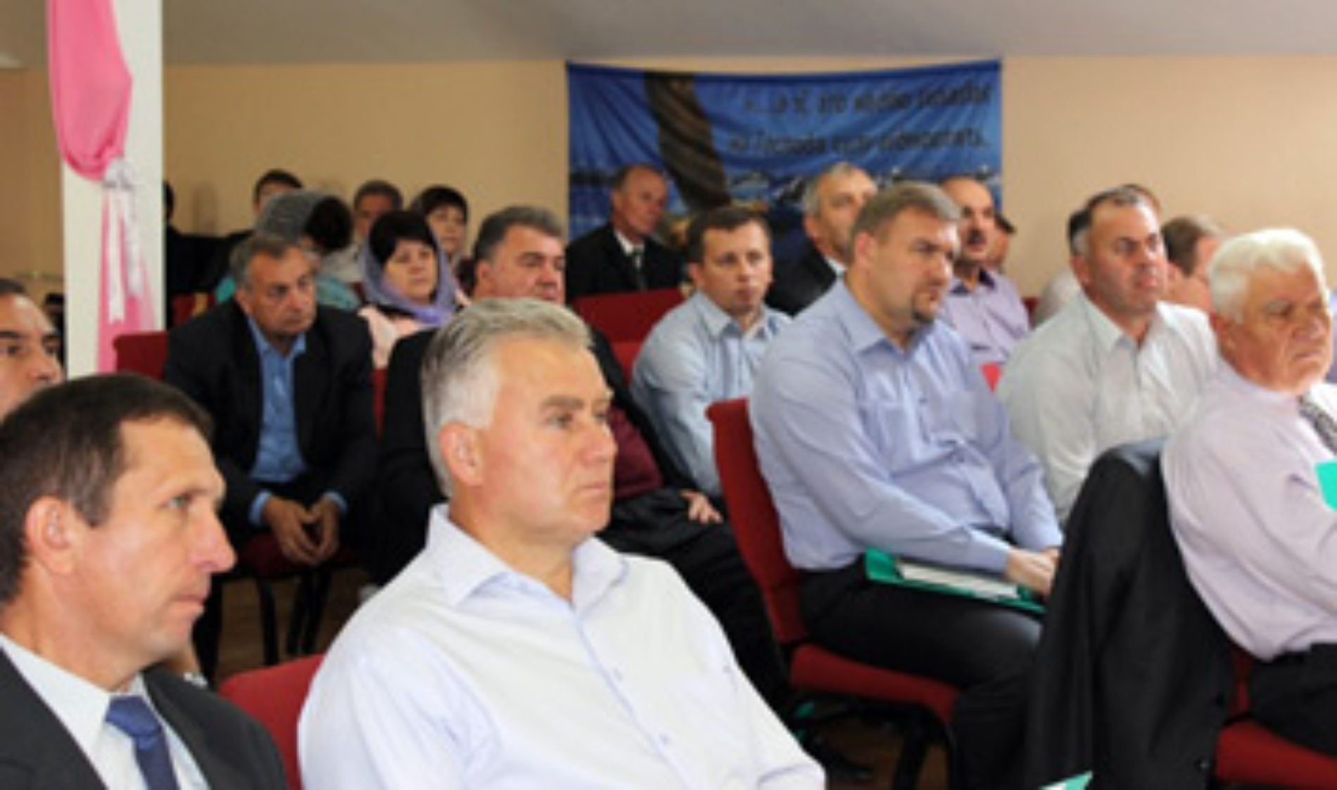 Учасники засідання Комітету ЦХВЄУ про гуманітарну допомогу сходу, служіння воєнних капеланів та проблеми християнської освіти