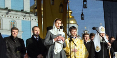 Президентська сім’я молилася за сиріт разом із віруючими різних віросповідань