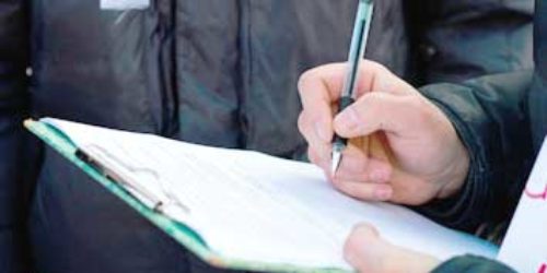 Серед суспільних інституцій українці найбільше довіряють Церкві