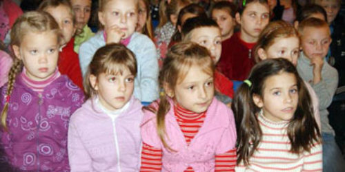 У селі Хомутець, де на базі церкви ХВЄ працює проект «Школа життя», заняття відвідує більшість сільських школярів