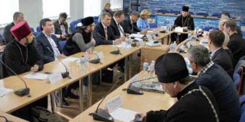 «Нам потрібен базовий закон про капеланство» – учасники круглого столу в «Укрінформі»