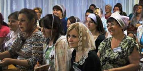 Слідами сестринської конференції: що відбувається за лаштунками служіння?