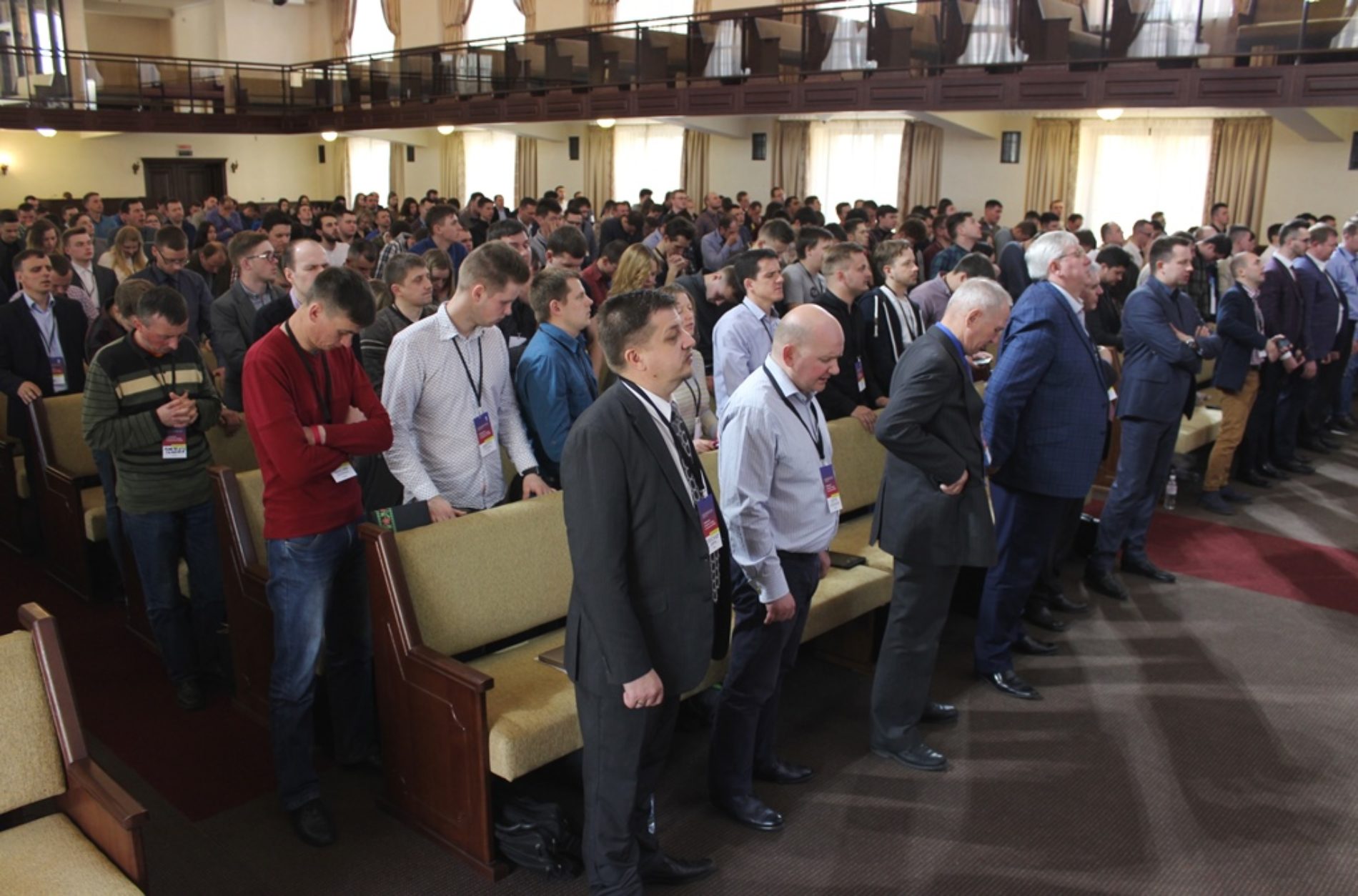 Триста молодіжних служителів п’ятидесятницьких церков взяли участь у конференції «Елементи лідерства»
