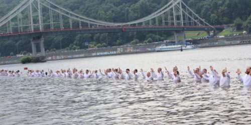 Коли радіє Небо – у Дніпрі охрестили близько п’ятисот новонавернених християн  (репортаж)