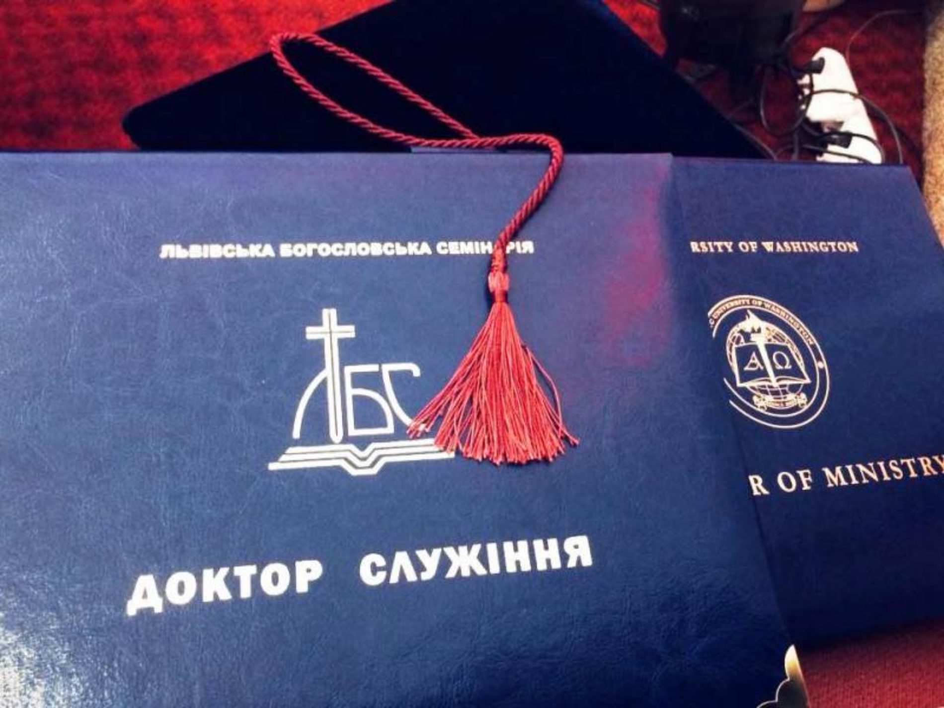 В Івано-Франківську вручили дипломи докторам богослов’я та служіння