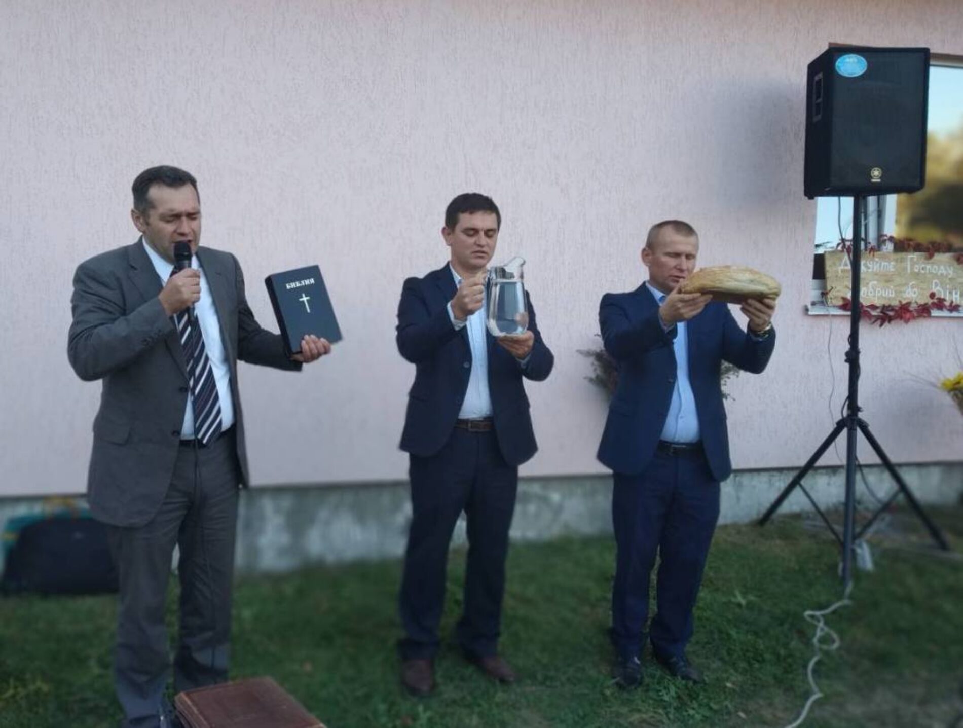 Село Семиполки спасається через дітей