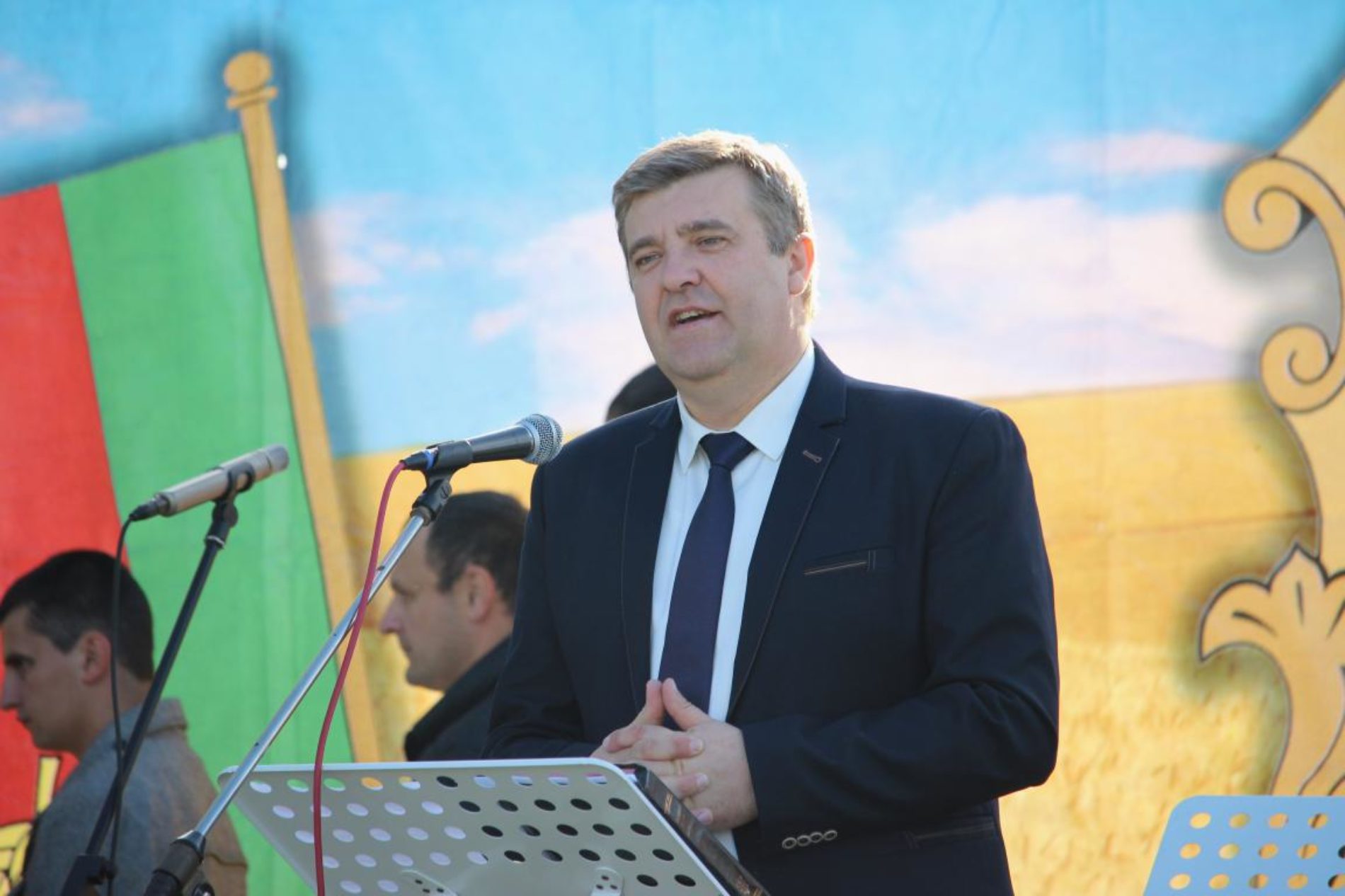 Коли церква стає лідером у селі: на Святі Подяки у Тарасівці влада дякувала церкві за активну позицію