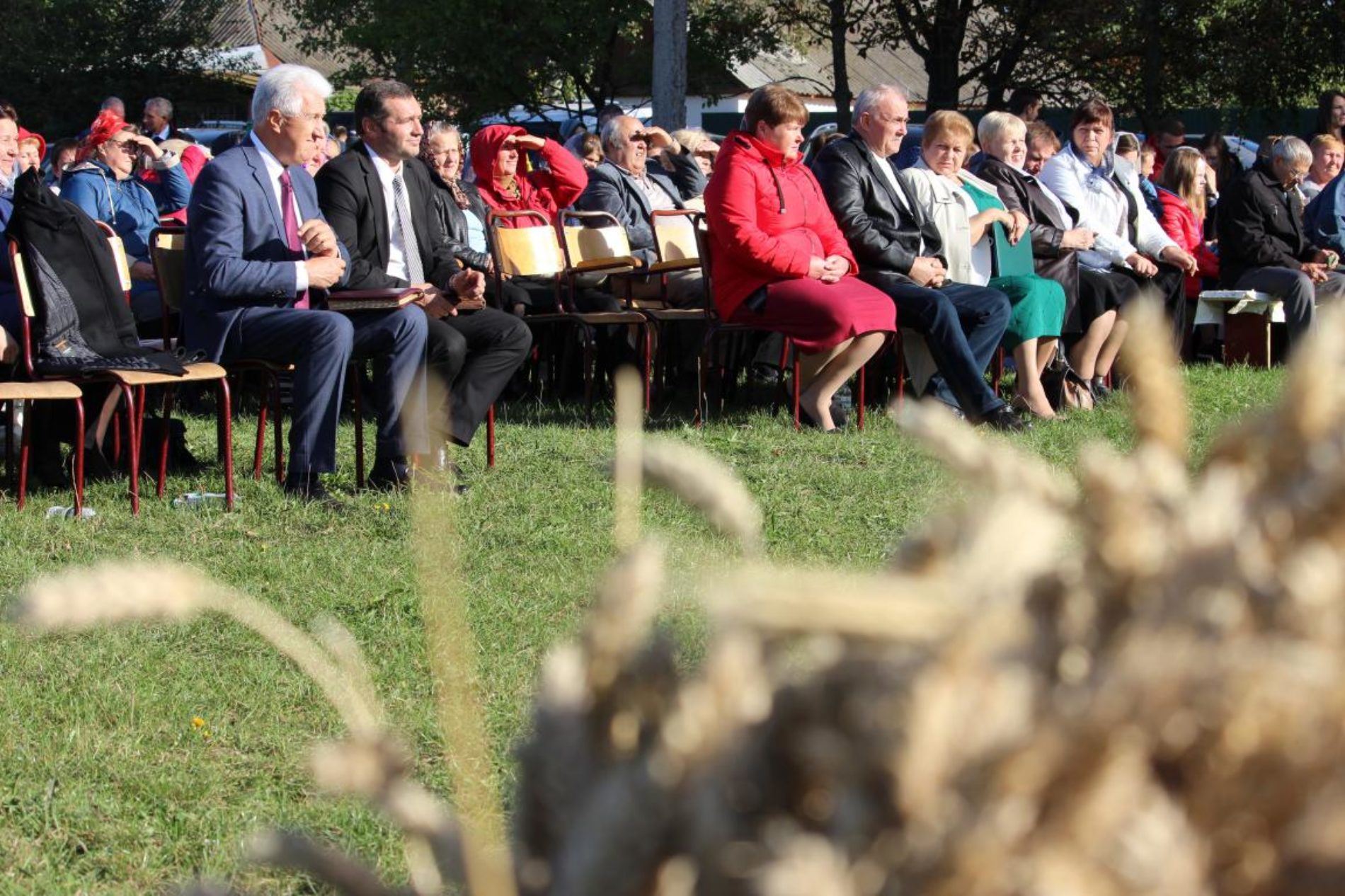 Коли церква стає лідером у селі: на Святі Подяки у Тарасівці влада дякувала церкві за активну позицію
