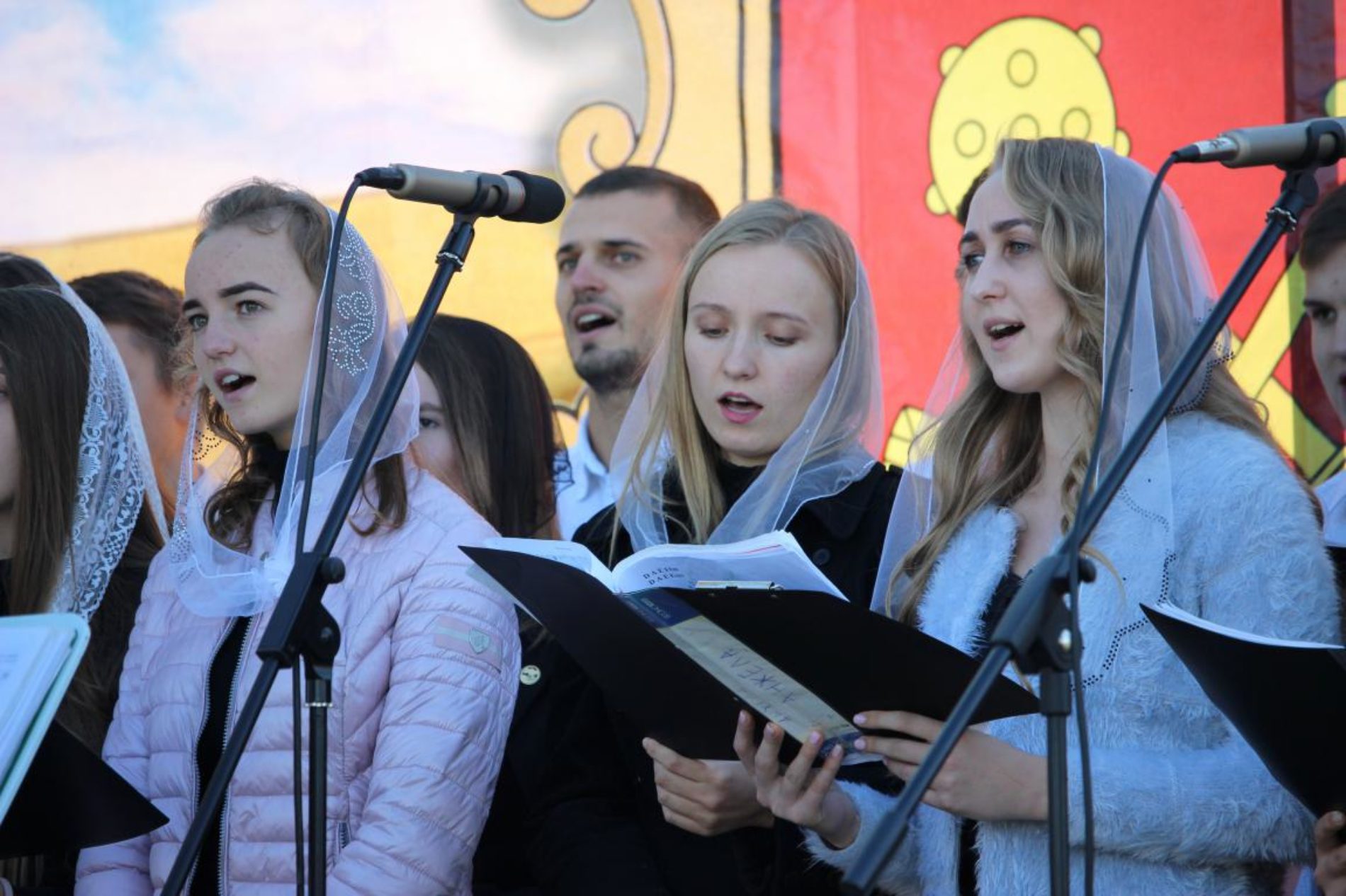 Коли церква стає лідером у селі: на Святі Подяки у Тарасівці влада дякувала церкві за активну позицію