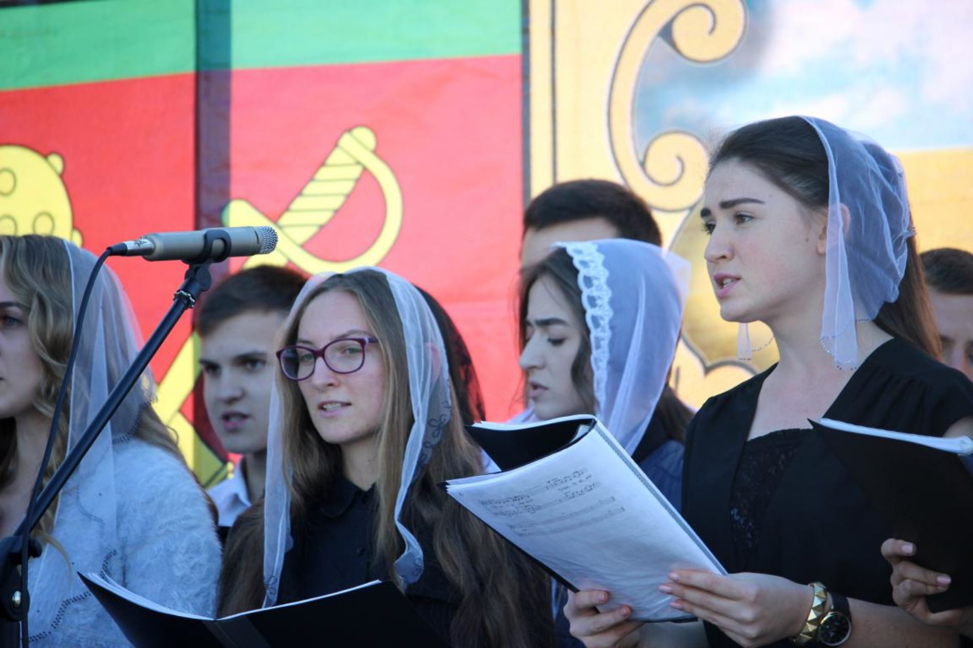 Коли церква стає лідером у селі: на Святі Подяки у Тарасівці влада дякувала церкві за активну позицію
