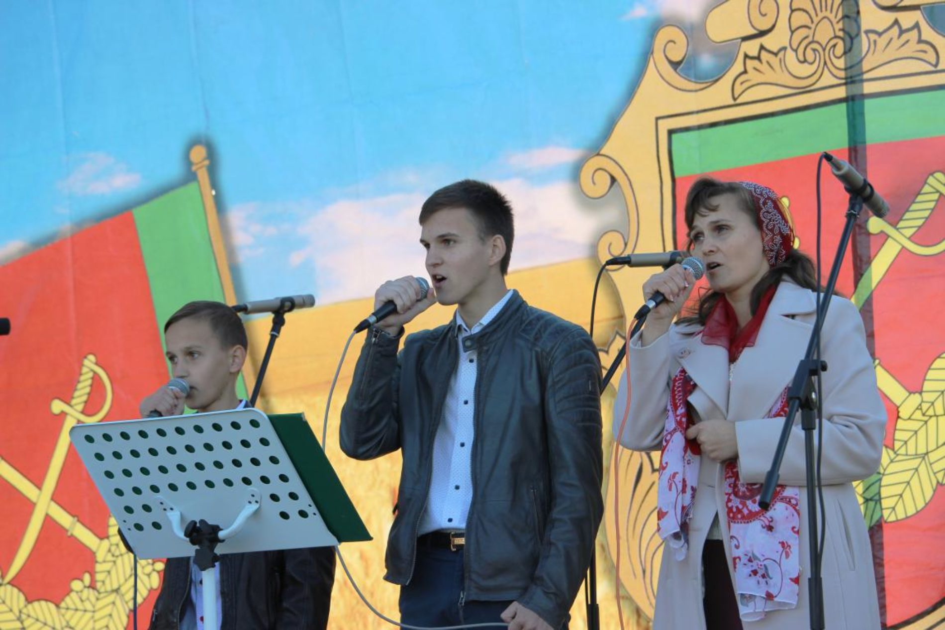 Коли церква стає лідером у селі: на Святі Подяки у Тарасівці влада дякувала церкві за активну позицію