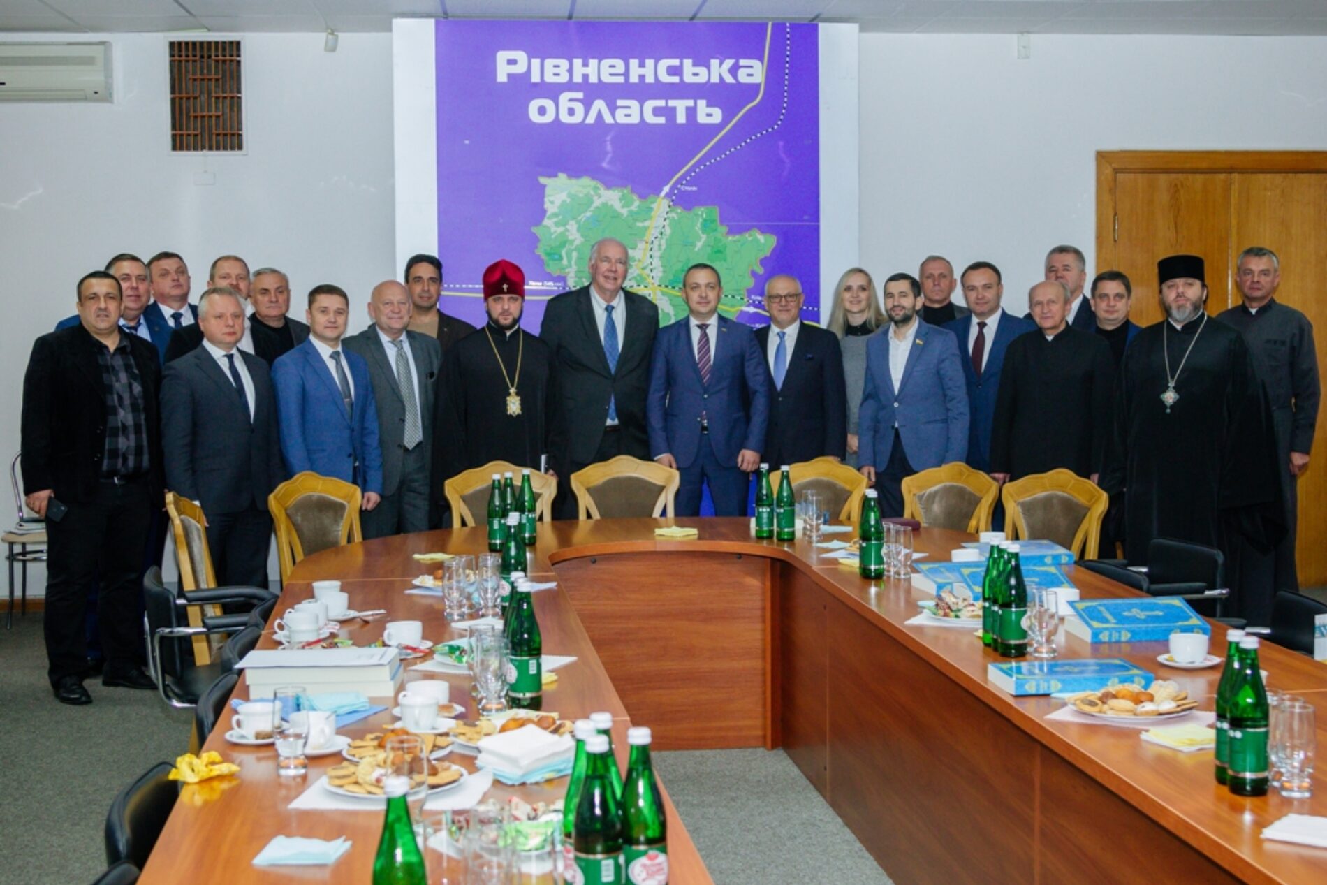 У Рівненській ОДА відбувся позачерговий Молитовний сніданок