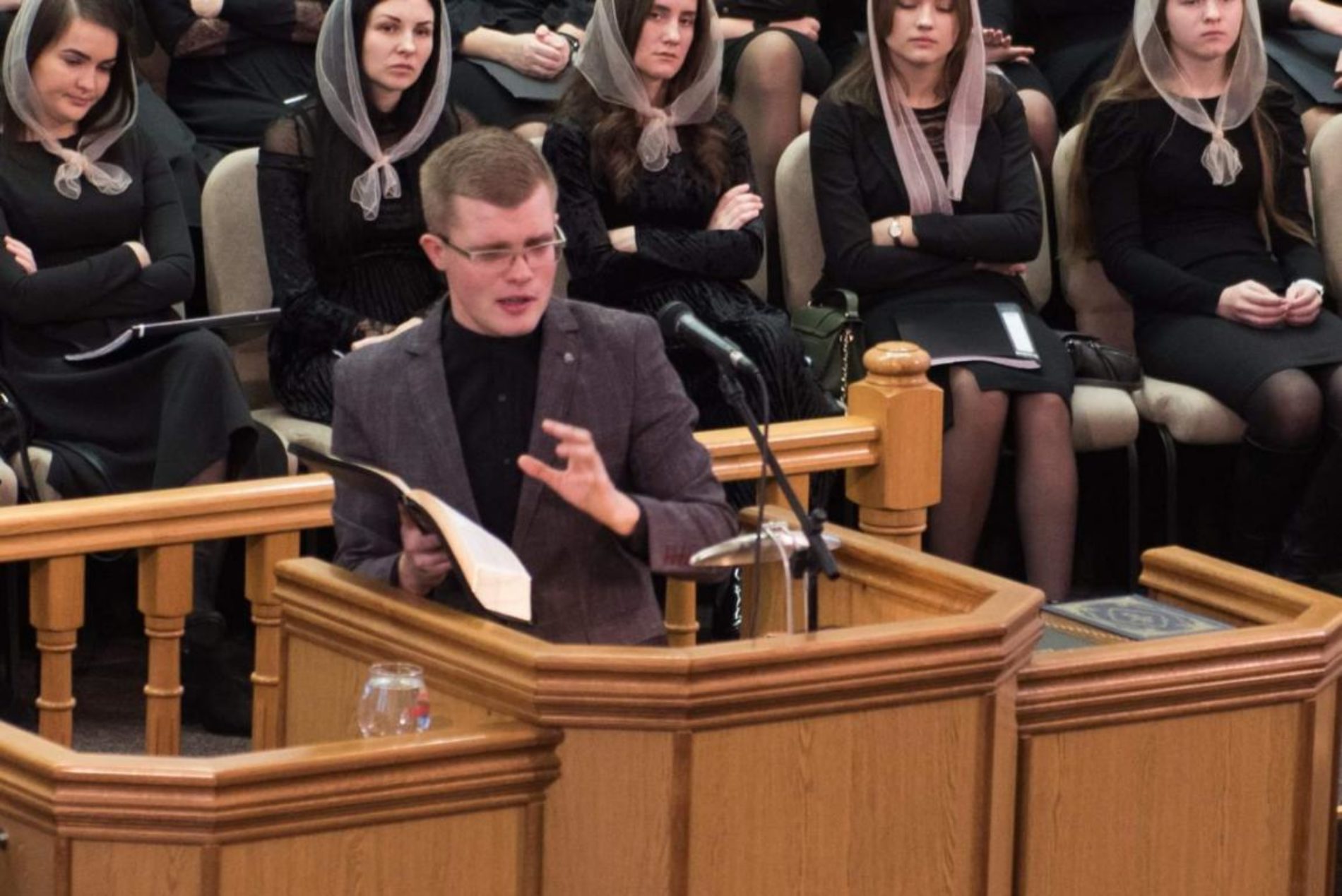 Більше тисячі молодих людей навчалися реалізовувати своє покликання під час конференції у Рівному