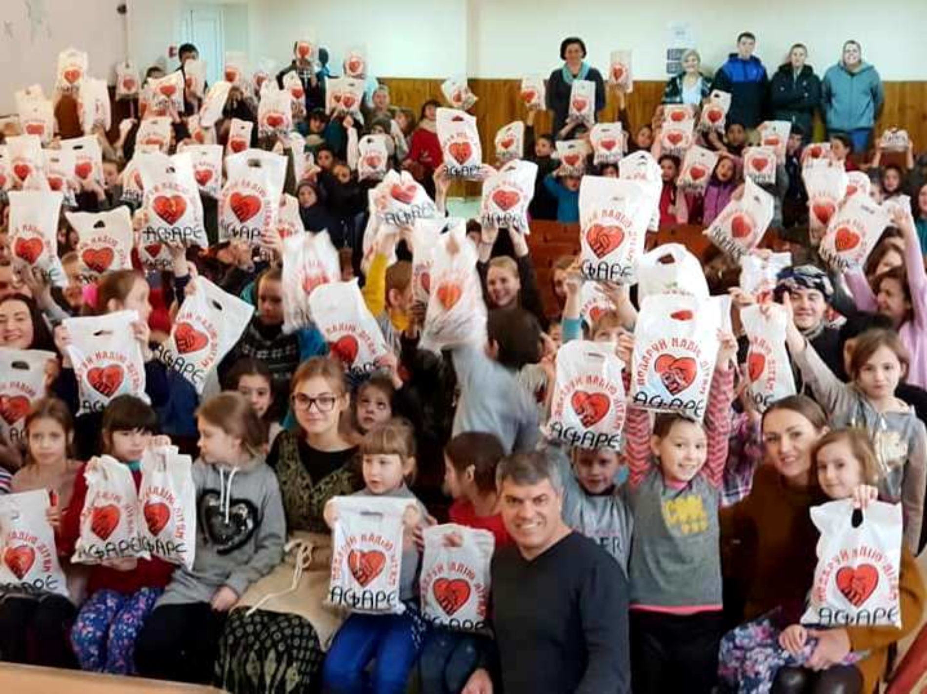 Місія «Агапе» продовжує завойовувати дитячі серця для Бога