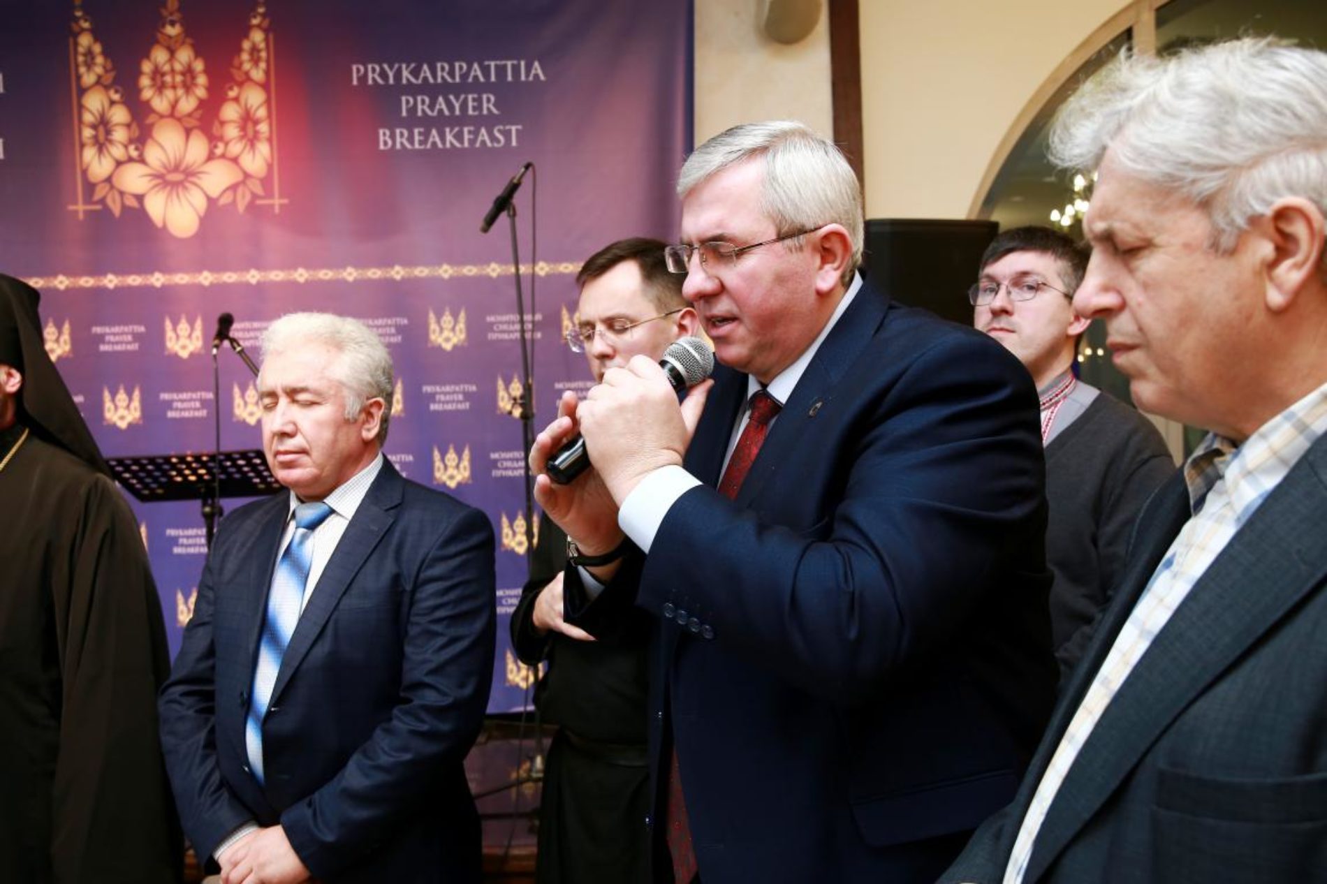 «Ми маємо слухати Божого Слова, коли хочемо успіху», – Михайло Паночко учасникам Першого молитовного сніданку Прикарпаття