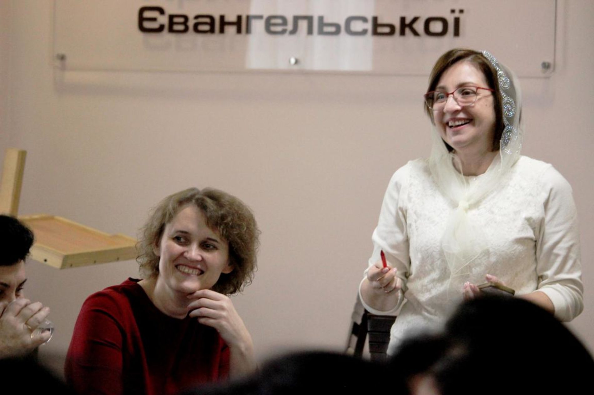 Як посилити служіння жінкам у суспільстві, що стрімко змінюється – про це йшлося на нараді Відділу жіночого служіння