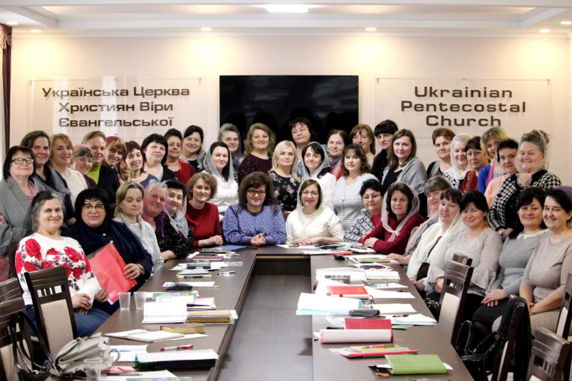 Як посилити служіння жінкам у суспільстві, що стрімко змінюється – про це йшлося на нараді Відділу жіночого служіння