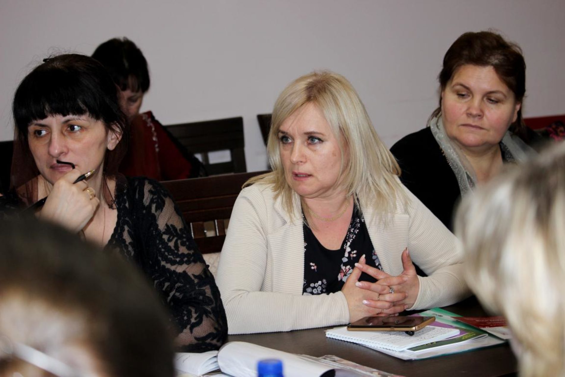 Як посилити служіння жінкам у суспільстві, що стрімко змінюється – про це йшлося на нараді Відділу жіночого служіння