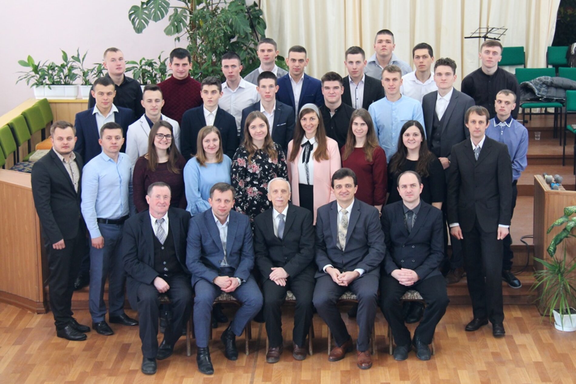 Студенти з України та США розпочали навчання у місіонерській школі «Ковчег Спасіння»