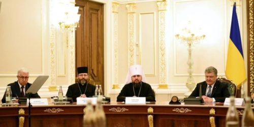 Петро Порошенко зустрівся із членами ВРЦіРО та попрохав священнослужителів посилити молитви про справедливі вибори