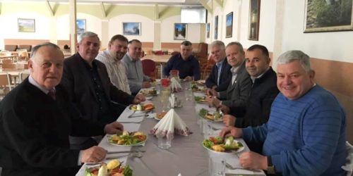 Як «оживити» служіння у сільських церквах та забезпечити духовний супровід  заробітчанам в Європі, розглядали на нараді єпископи Південно-Західного регіону
