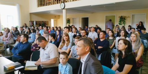 Молодь Чернігівщини провела конференцію «Лайфхаки благовістя»