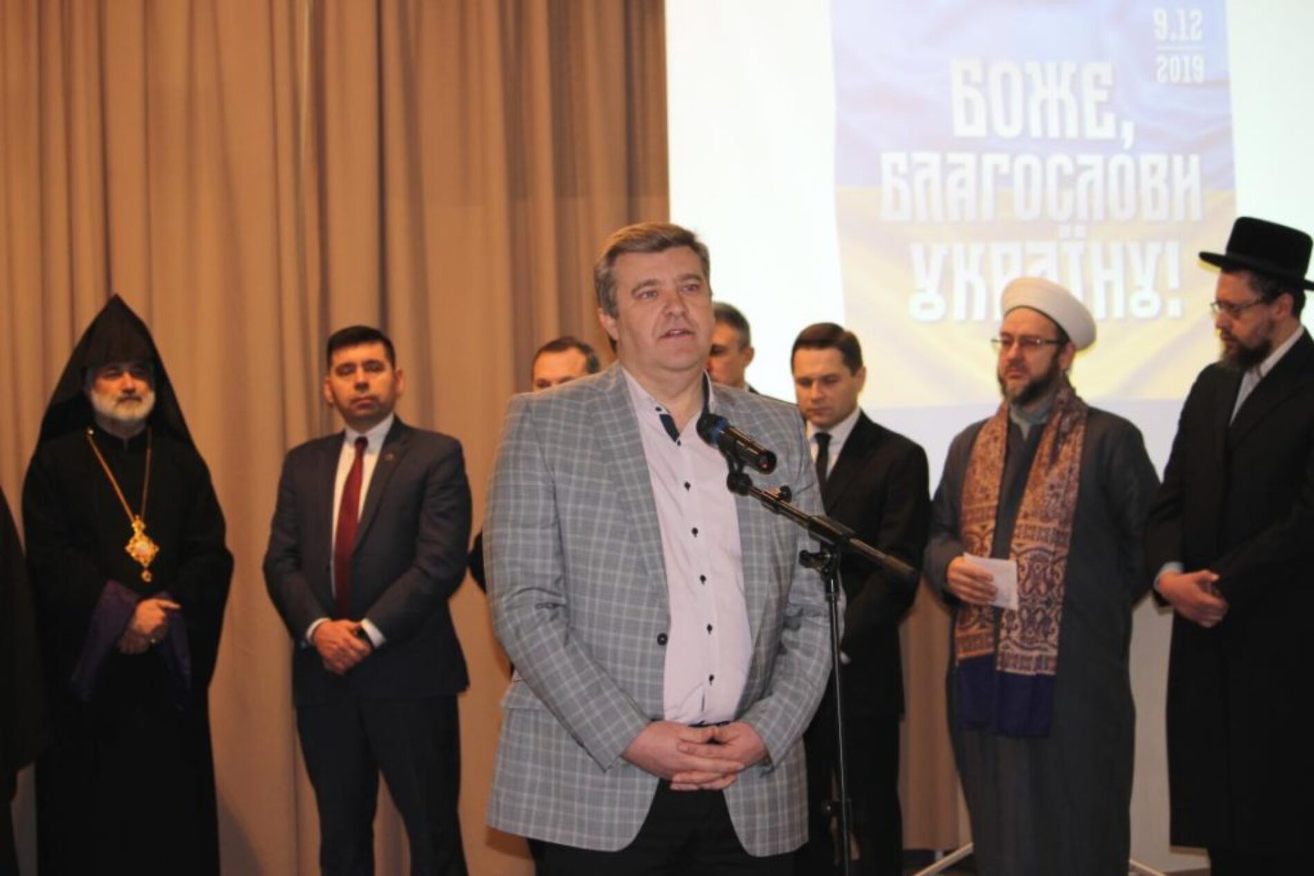 Про мир для України та твердого духа для Президента – молились представники ВРЦіРО у день Нормандського саміту