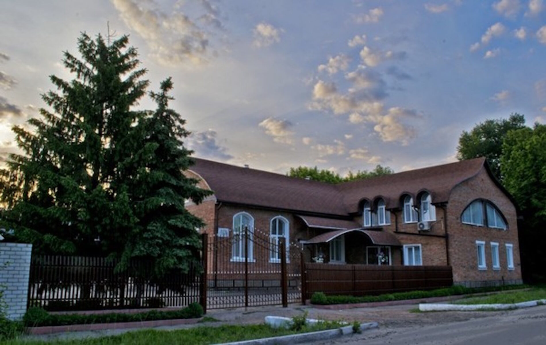 Церква  «Джерело життя» в м. Харкові відсвяткувала  своє сорокаріччя