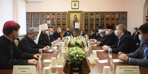 «Результатом зустрічі з урядовцями стала домовленість про взаємодію у боротьбі з COVID-19, ВРЦіРО також  підняла проблеми у благодійній, освітній та інших сферах» – Анатолій Козачок 