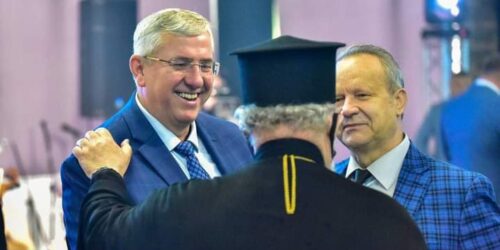 «ЩОБ ЗМІНИТИ УКРАЇНУ НЕОБХІДНА КОНСОЛІДАЦІЯ РІЗНИХ ЦЕРКОВ» – заявив Михайло Паночко на Молитовному сніданку Прикарпаття