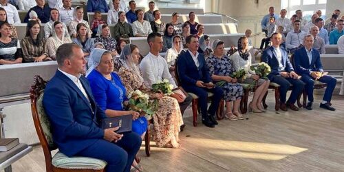 «А пресвітери, які добре пильнують діла, нехай будуть наділені подвійною честю» – у Кідрах рукопоклали служителів  