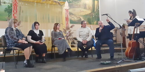 Що підсилює нашу молитву – питання, над яким розмірковували учасниці обласної конференції в Новій Каховці