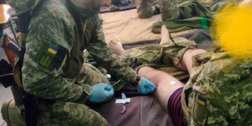«Ворог продовжував стріляти у хату, де лежав я та молився словами з 56 псалму» – Євгеній Бєлов (СВІДОЦТВО)