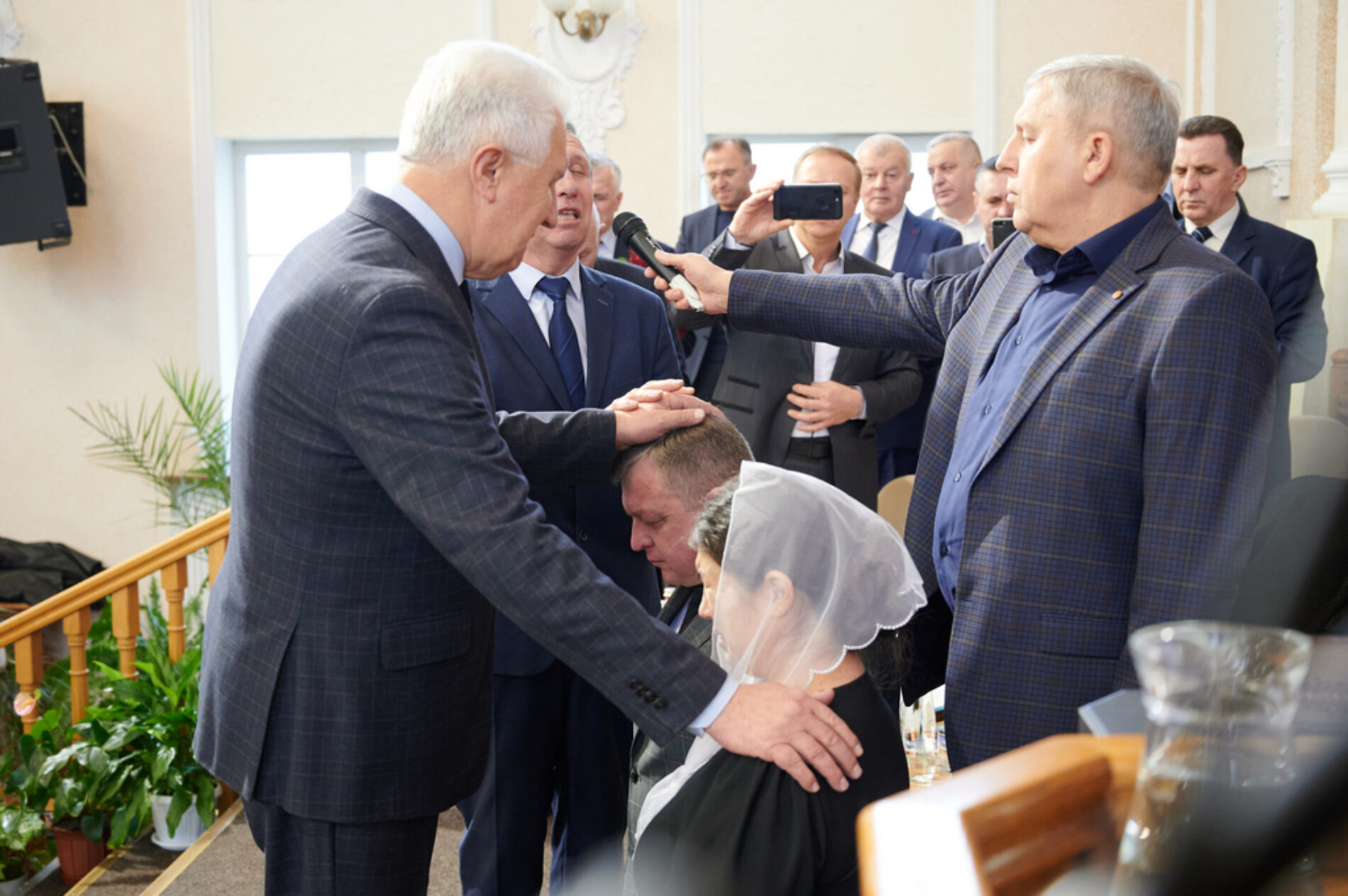 Рукопокладення єпископа, незвична статистика та бюджет – основні моменти зі звітної конференції УЦХВЄ Рівненщини