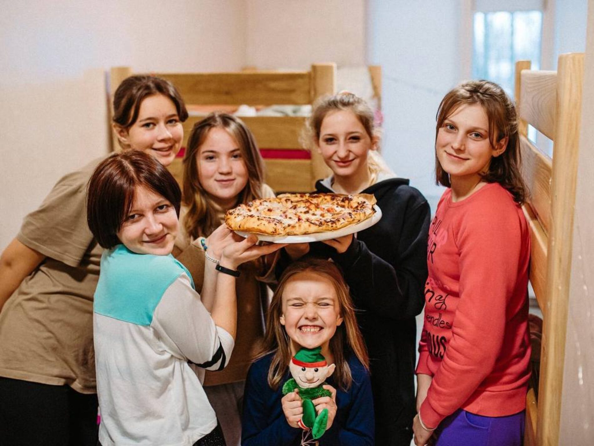 Півтора тижня в різдвяній атмосфері – понад сто дітей з малозабезпечених сімей Рівненщини провели канікули в християнському таборі