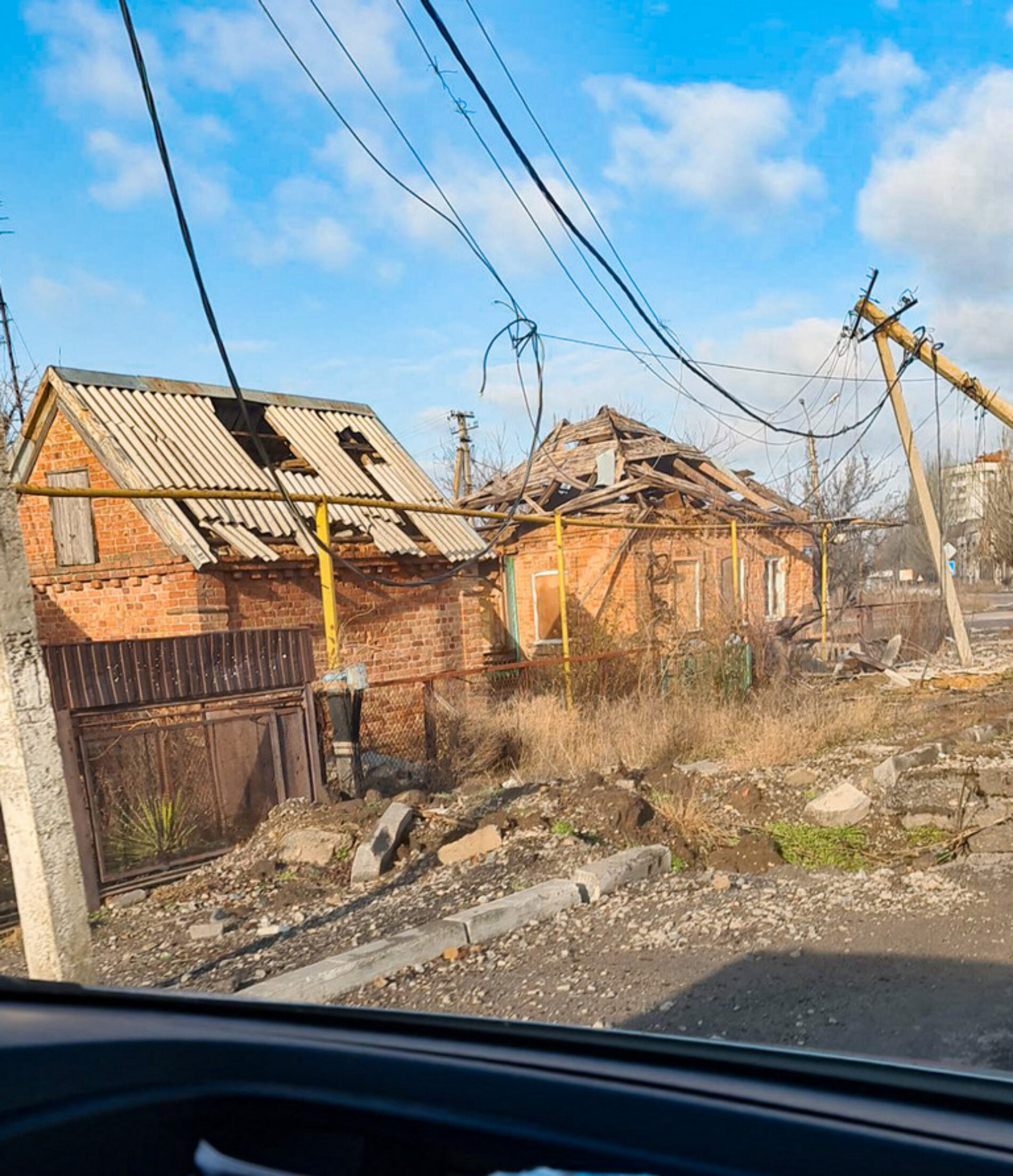 У місті Оріхові, що регулярно потерпає від обстрілів, служителі із Запоріжжя продовжують церковне служіння