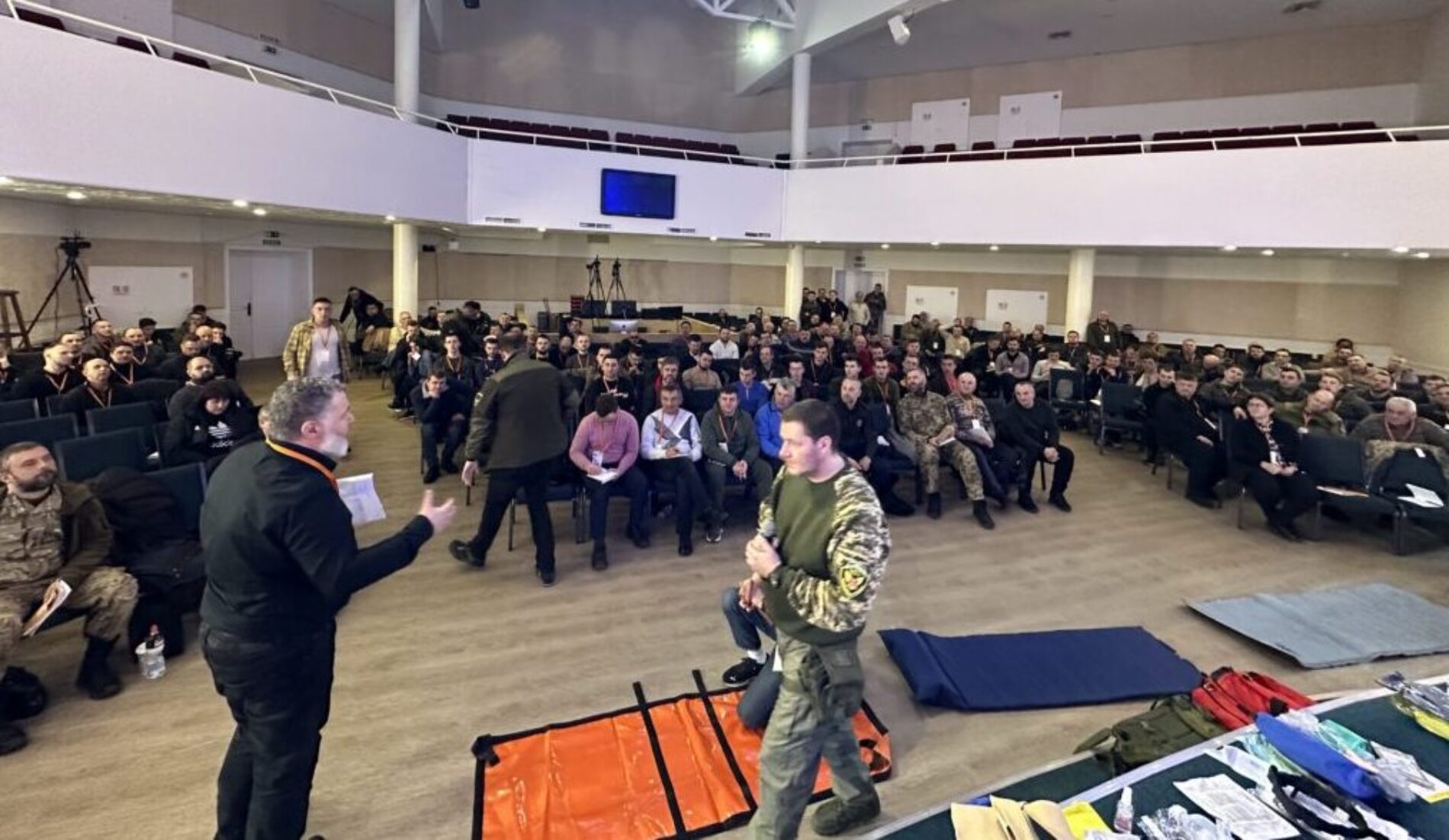 Знаєте, як рятувати душу? Поговорімо про порятунок тіла прийомами тактичної медицини (Школа капеланів, ВІДЕО)