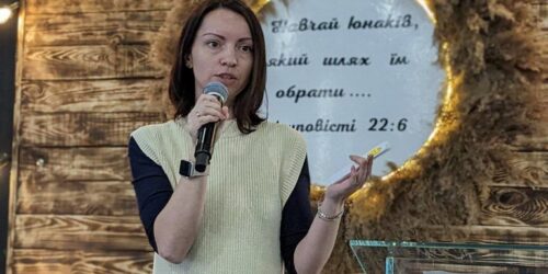 «Все, що потрібно знати про травму» та основи кризового лідерства  вивчали дитячі служителі на Житомирщині