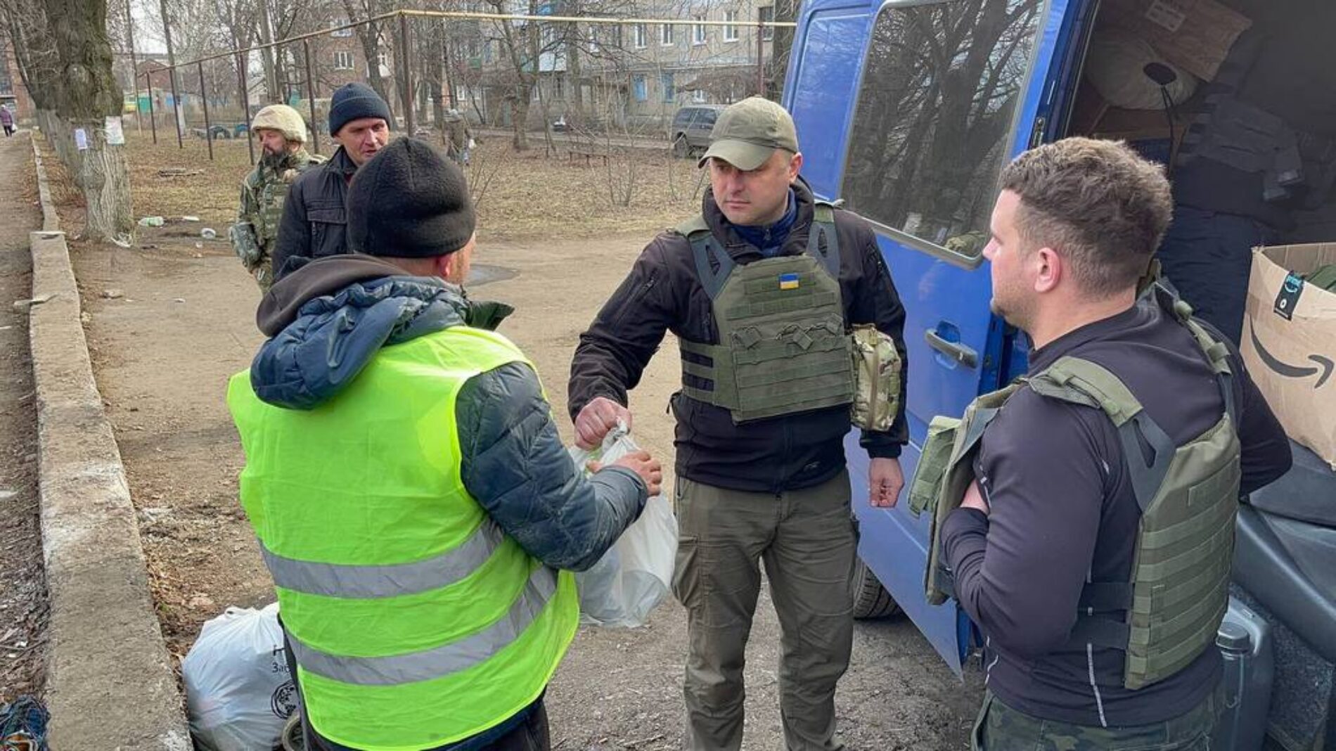 Життя у пеклі війни: волонетри з Рівненщини відвезли допомогу військовим та цивільним у найгарячішу точку країни – Часів Яр і Бахмут