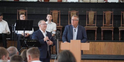 «Вірю, що під час цієї лідерської конференції молодь отримає силу від Бога, а досвідченіші служителі – нове бачення» – Картер Конлон