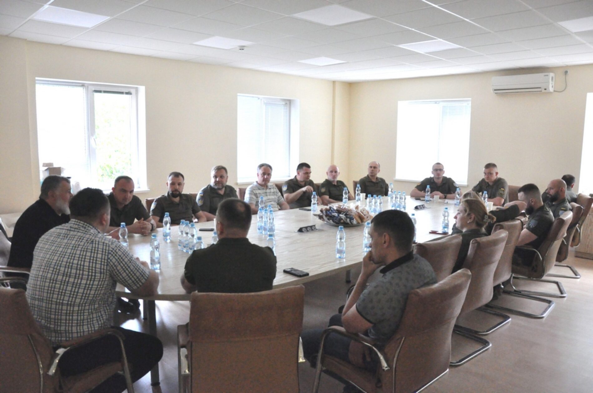 Чим живе Українська церква ХВЄ ознайомилась делегація Служби військового капеланства ЗСУ 