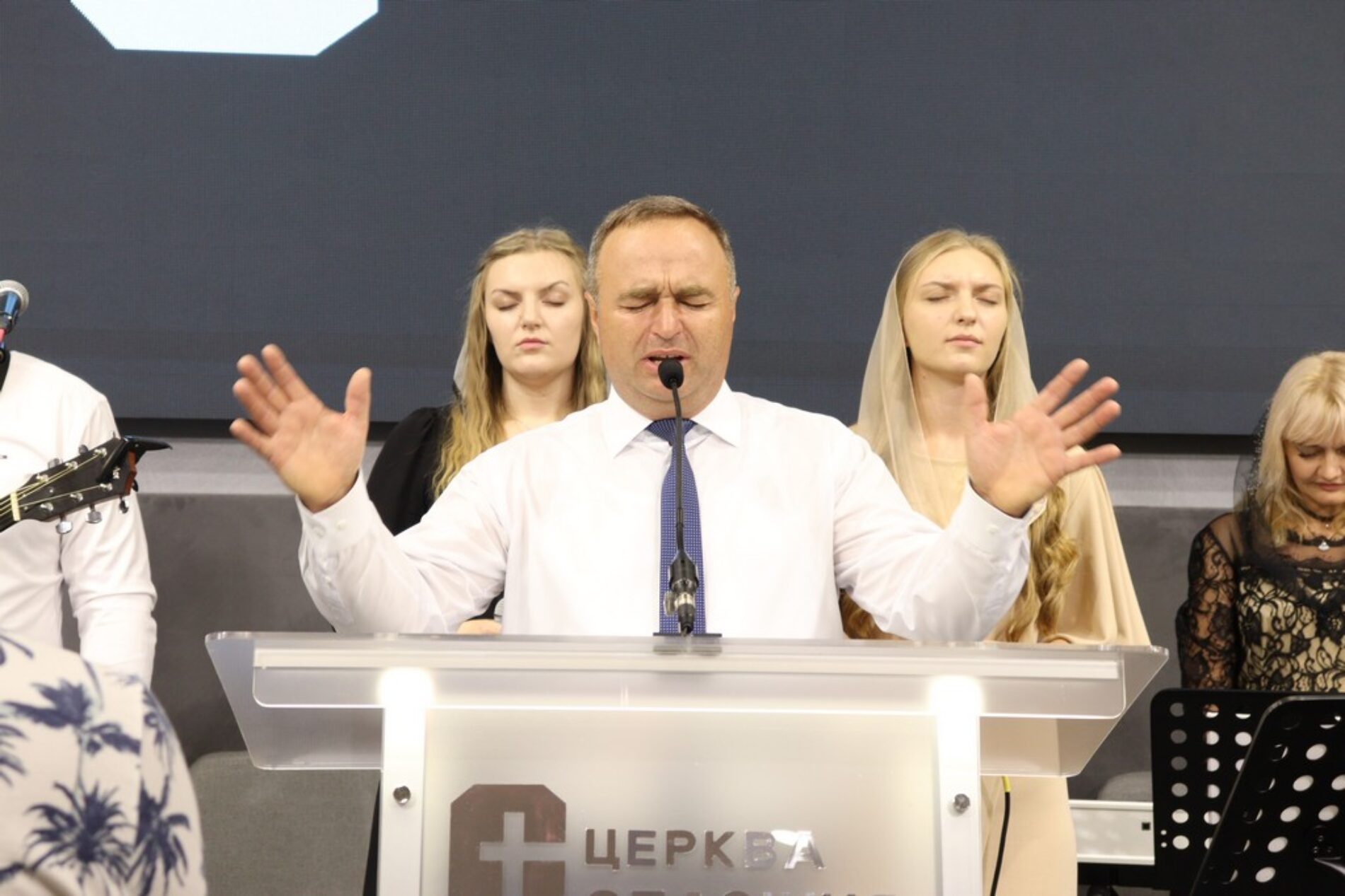 «Дім молитви будується для проповіді Євангелія, а не обрядів» – Михайло Паночко на посвяченні нового Дому молитви в Тернополі