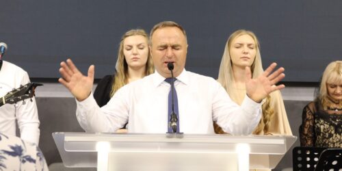 «Дім молитви будується для проповіді Євангелія, а не обрядів» – Михайло Паночко на посвяченні нового Дому молитви в Тернополі