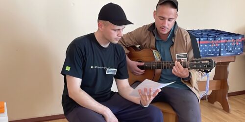 У колонії на Полтавщині група ув’язнених отримала сертифікати про закінчення  курсу «Слухати, щоб вірити»