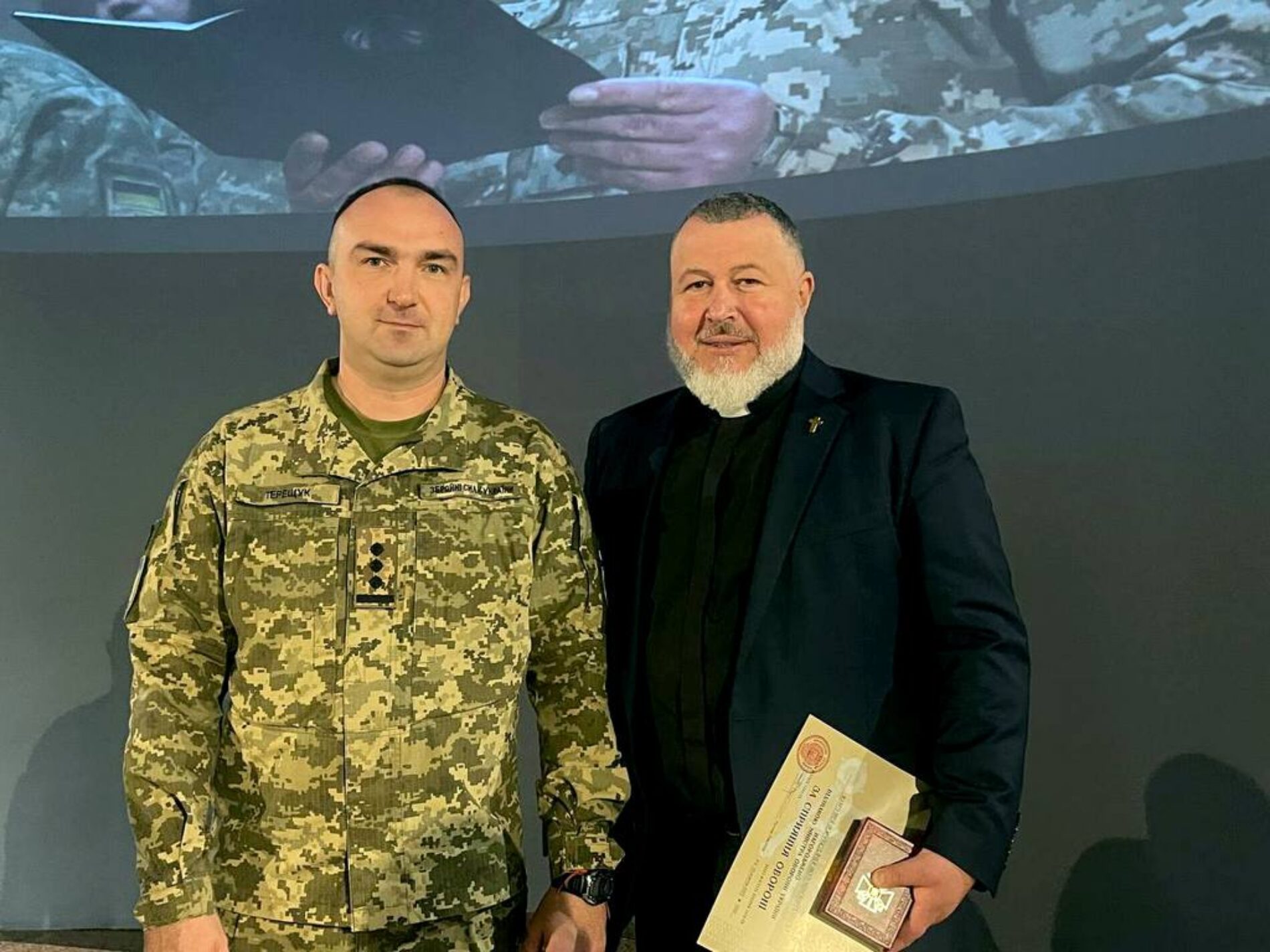 Капеланів УЦХВЄ Володимира Стрельцова та Ореста Куцого нагородили знаком «Хрест Військова честь», Вʼячеслава Когута – відзнакою «За сприяння обороні»